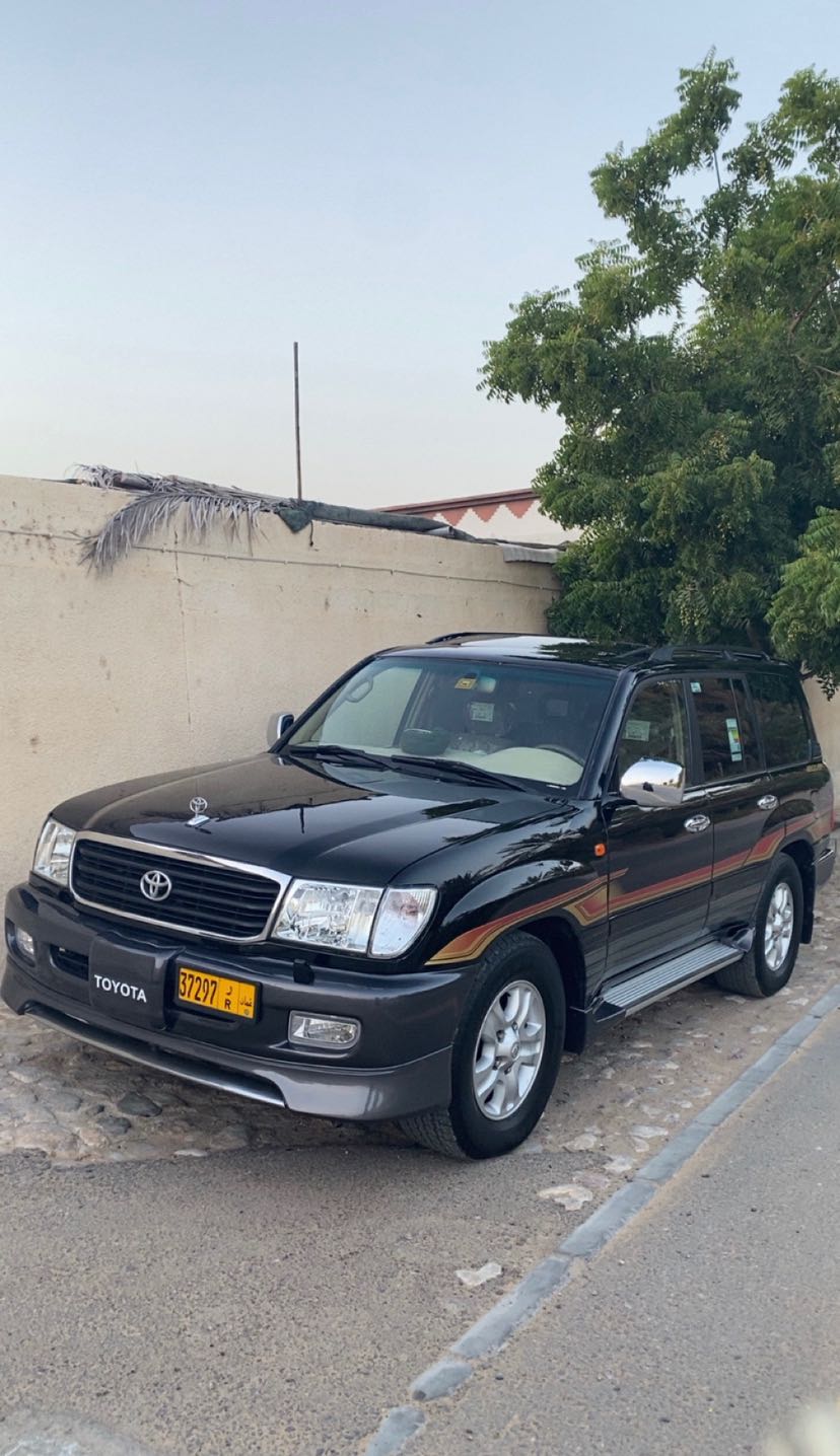 Car Image 2000 TOYOTA LAND CRUISER GX.R