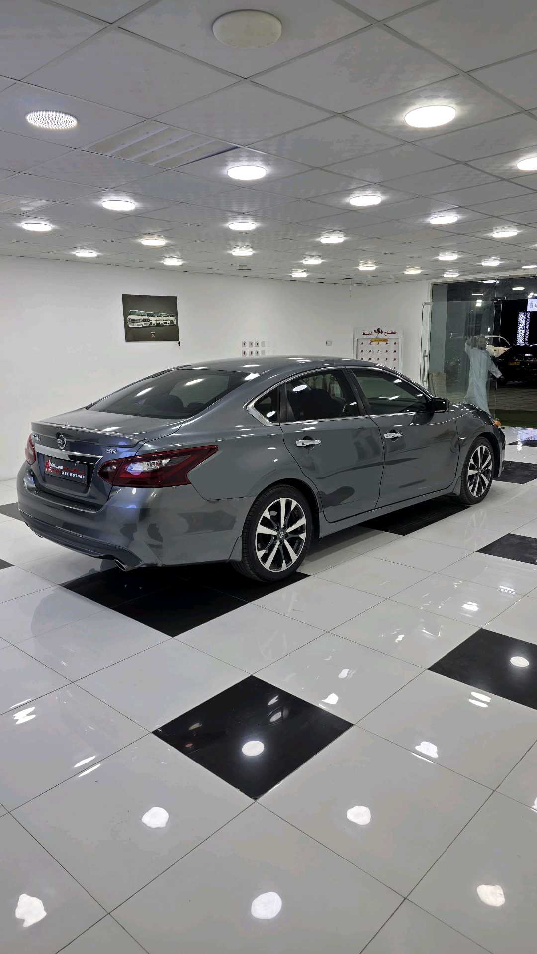 Car Image 2017 NISSAN ALTIMA SR