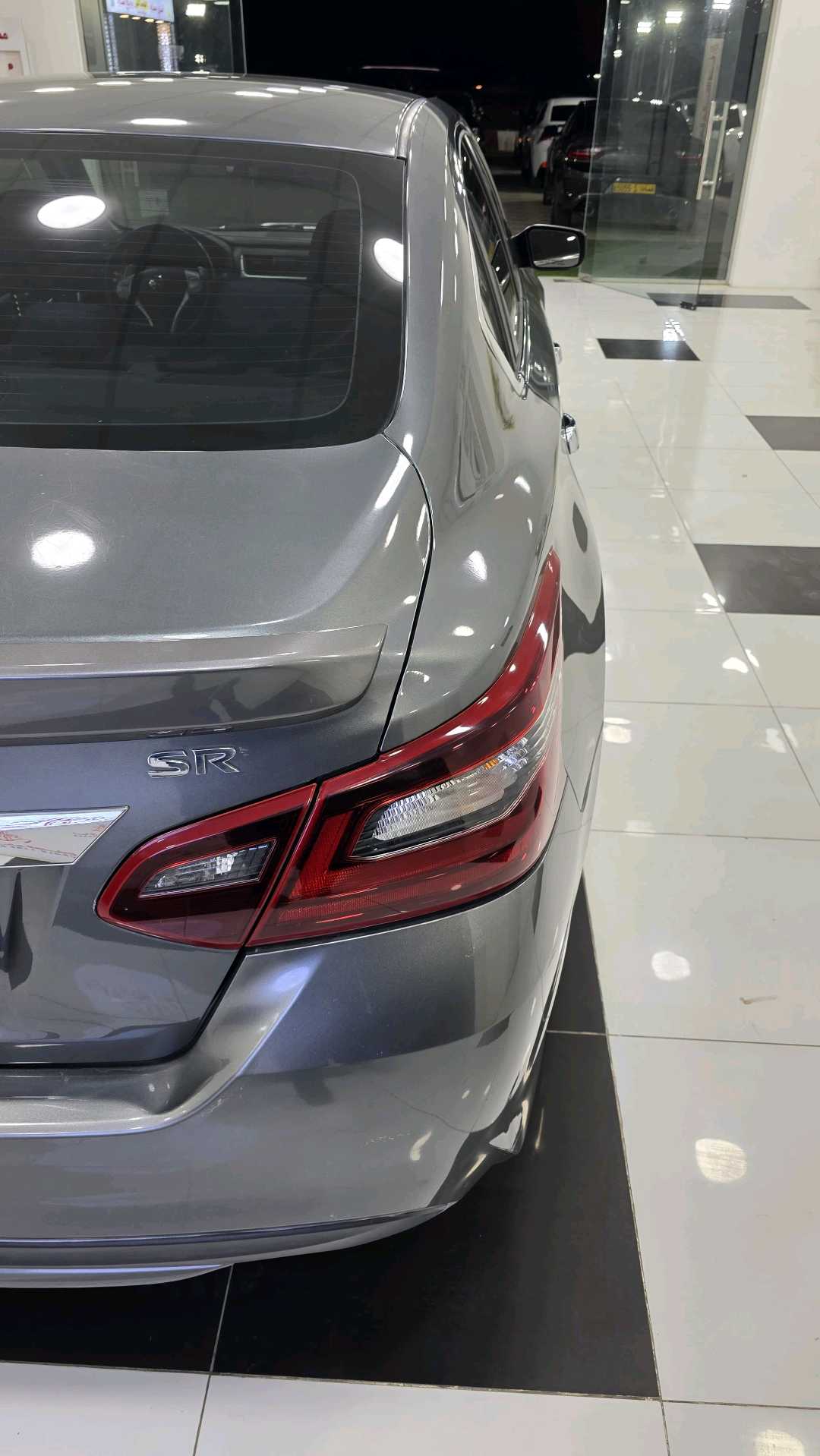 Car Image 2017 NISSAN ALTIMA SR