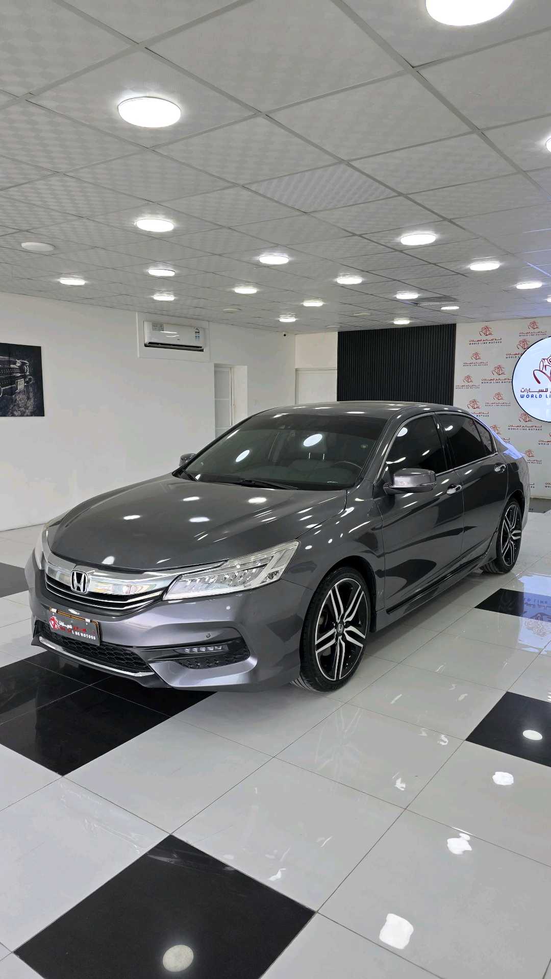Car Image 2017 HONDA ACCORD TOURING