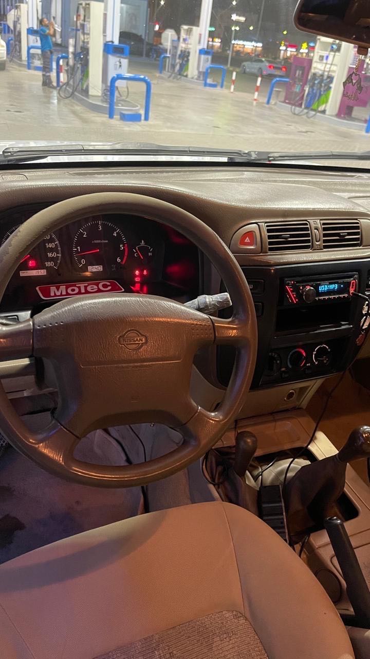 Car Image 1999 NISSAN SAFARI 