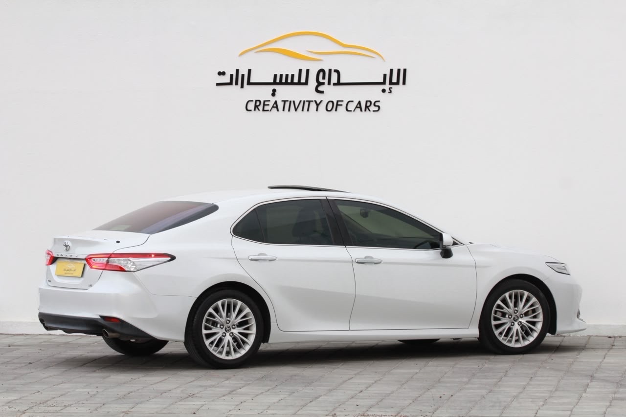 Car Image 2018 TOYOTA CAMRY GLE