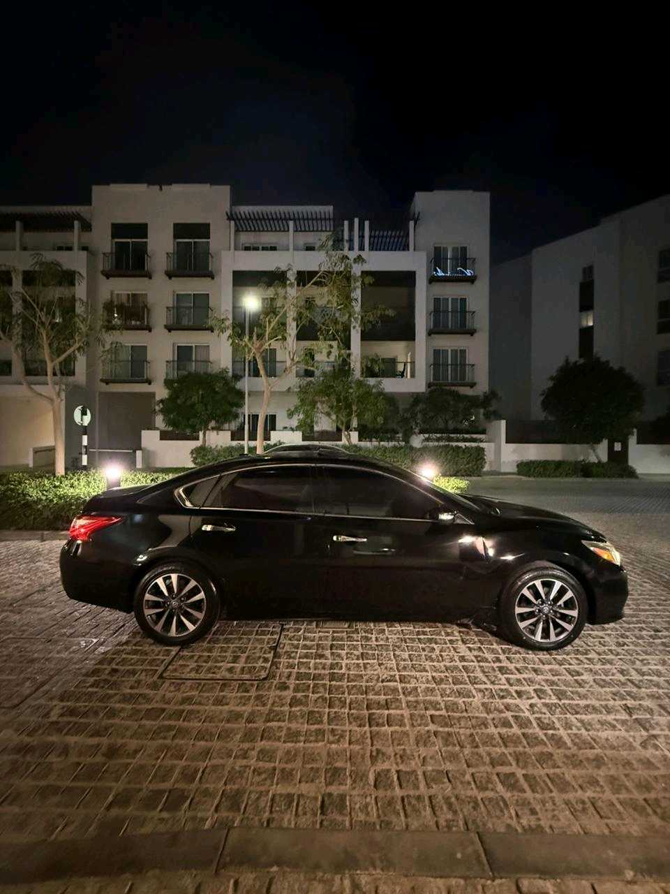 Car Image 2017 NISSAN ALTIMA SL