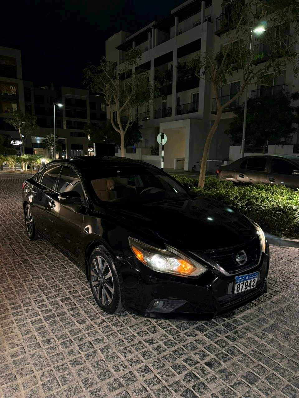 Car Image 2017 NISSAN ALTIMA SL