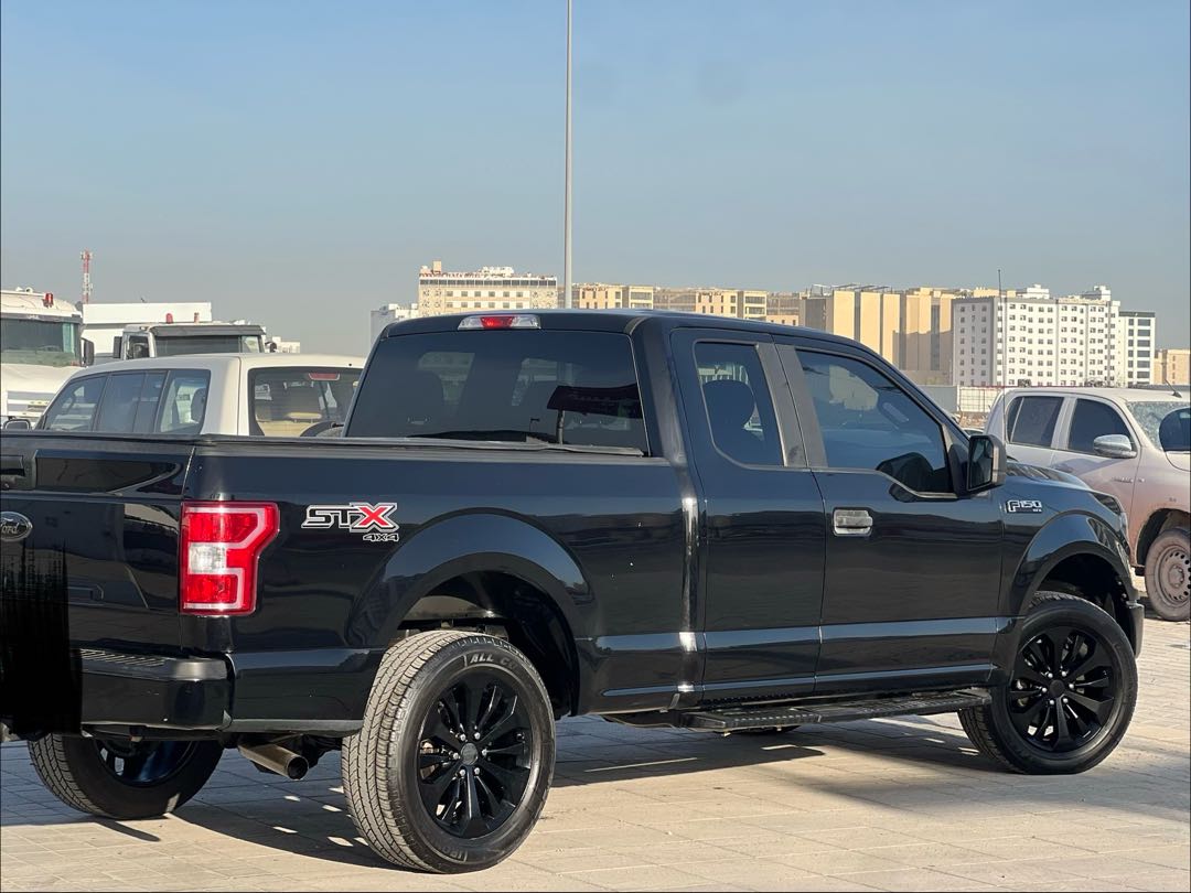 Car Image 2018 FORD F-150 STX