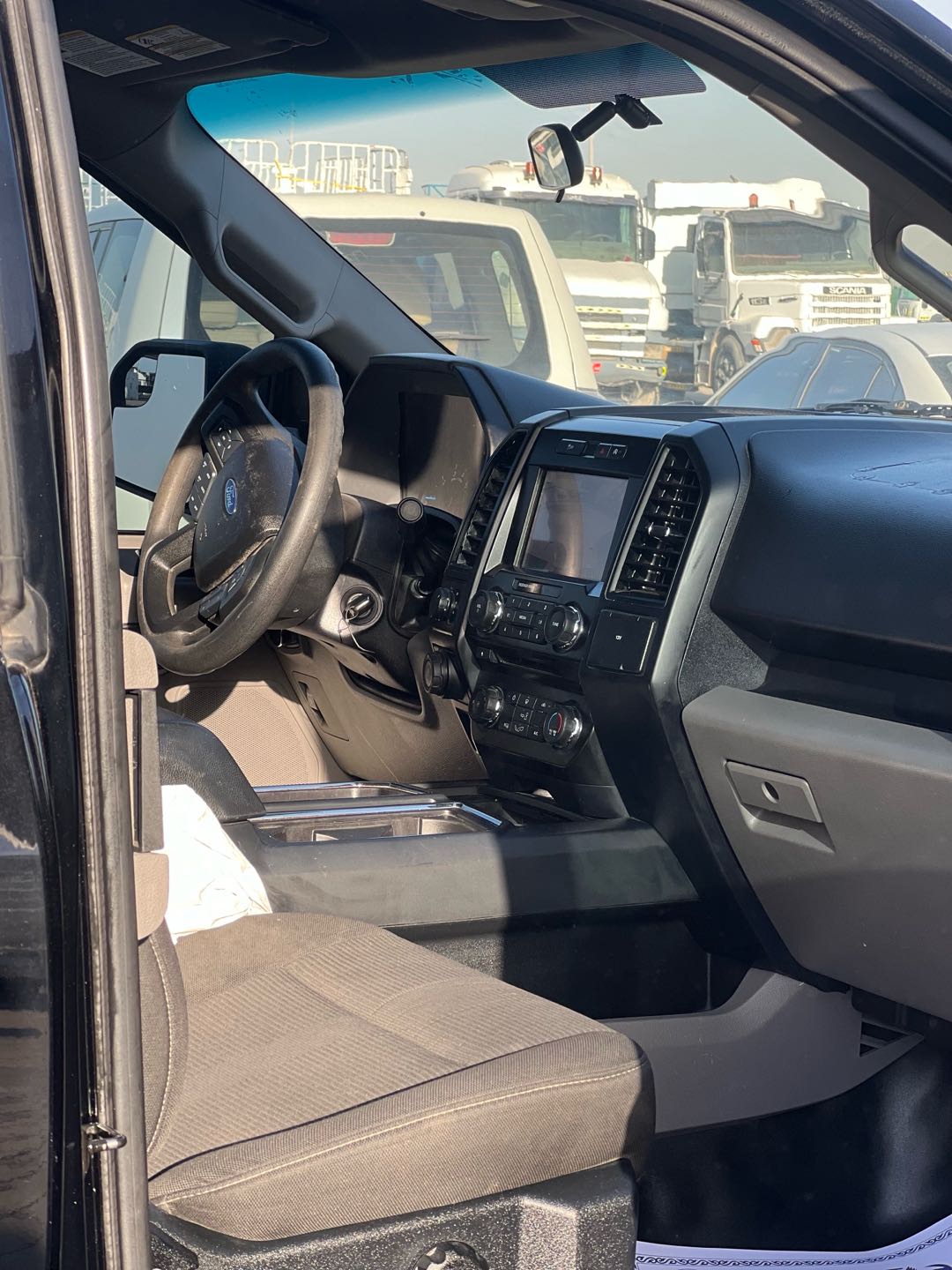 Car Image 2018 FORD F-150 STX