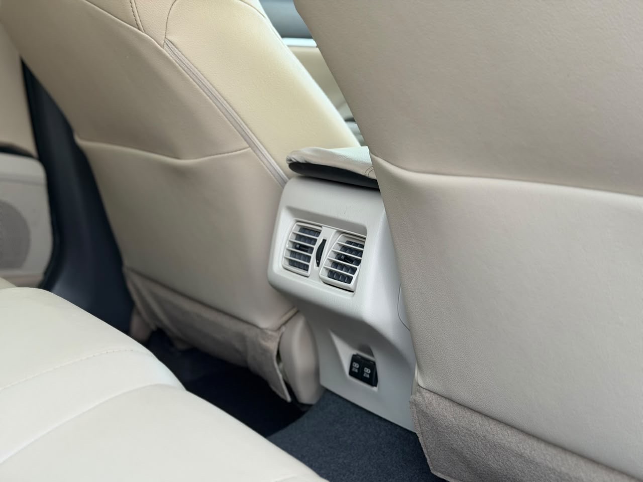 Car Image 2019 TOYOTA CAMRY Grande