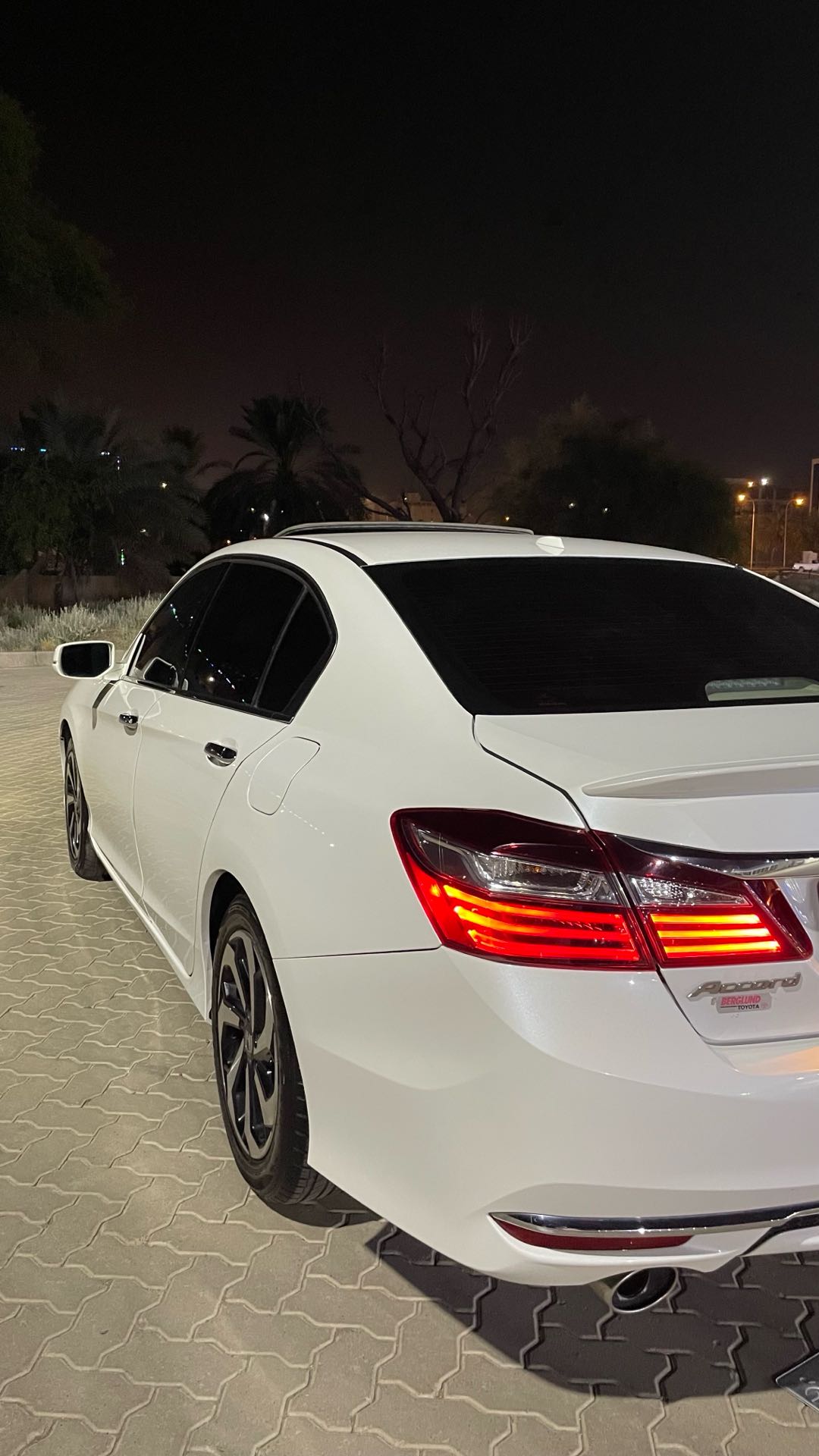 Car Image 2017 HONDA ACCORD EXL