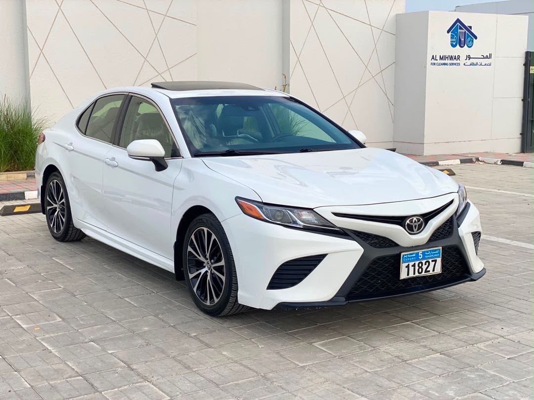 Car Image 2018 TOYOTA CAMRY SE