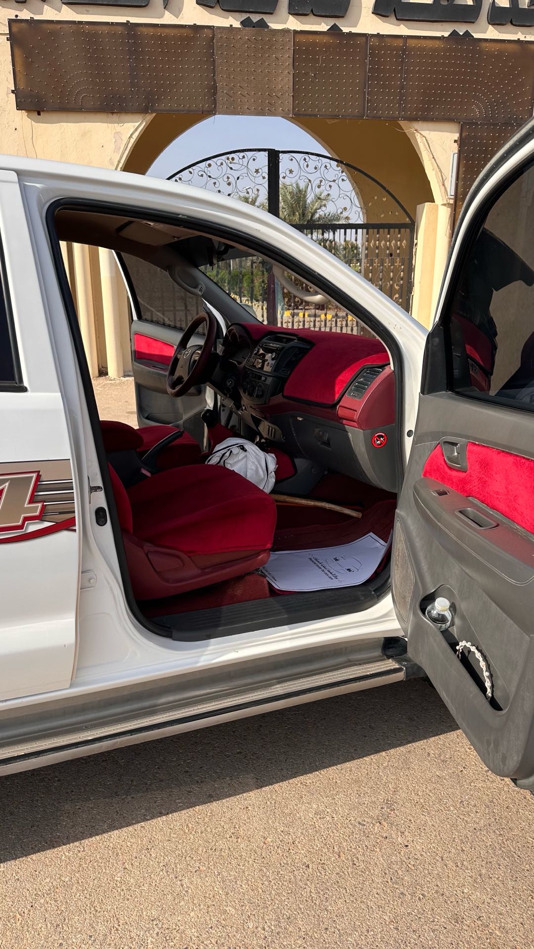 Car Image 2014 TOYOTA HILUX 2.4