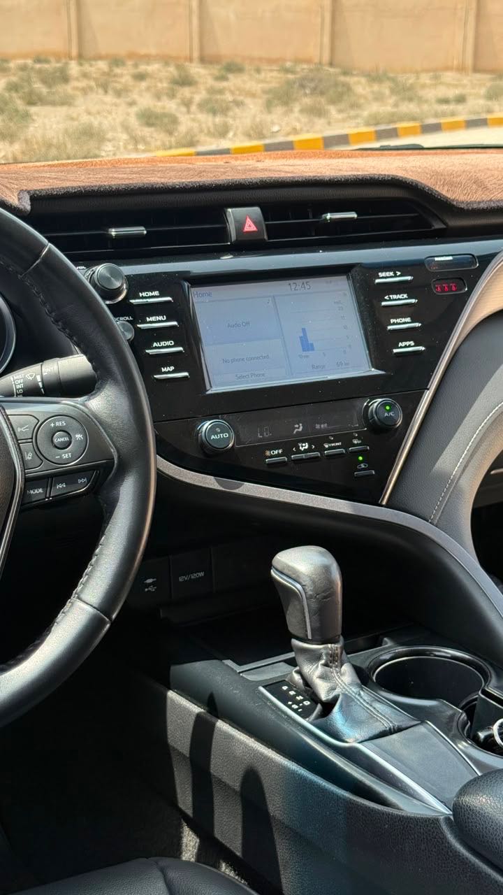 Car Image 2019 TOYOTA CAMRY SE