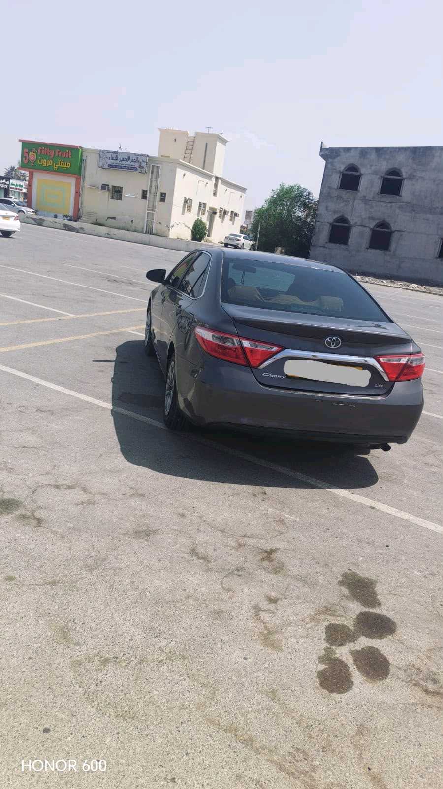Car Image 2015 TOYOTA CAMRY LE