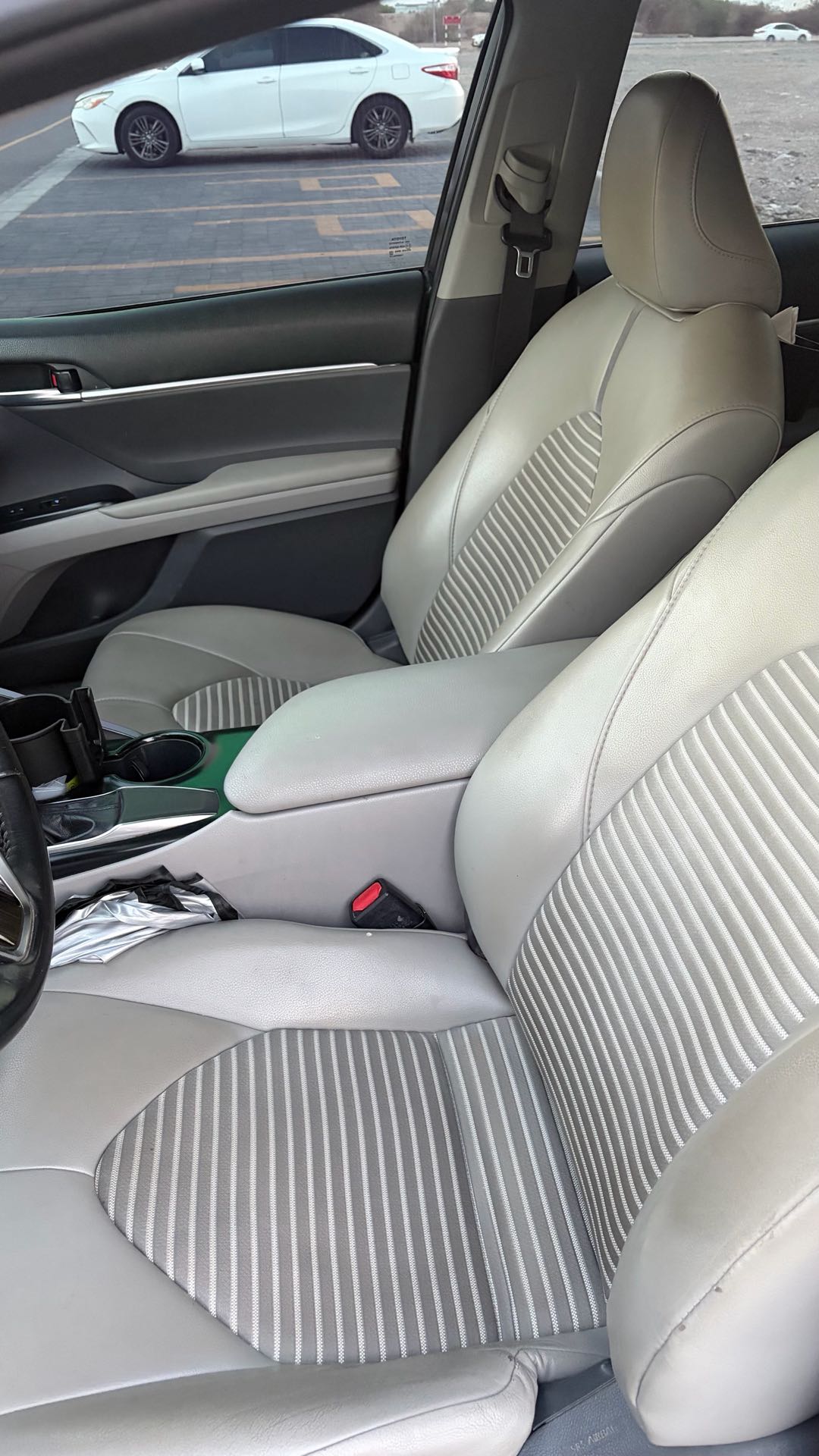 Car Image 2018 TOYOTA CAMRY SE