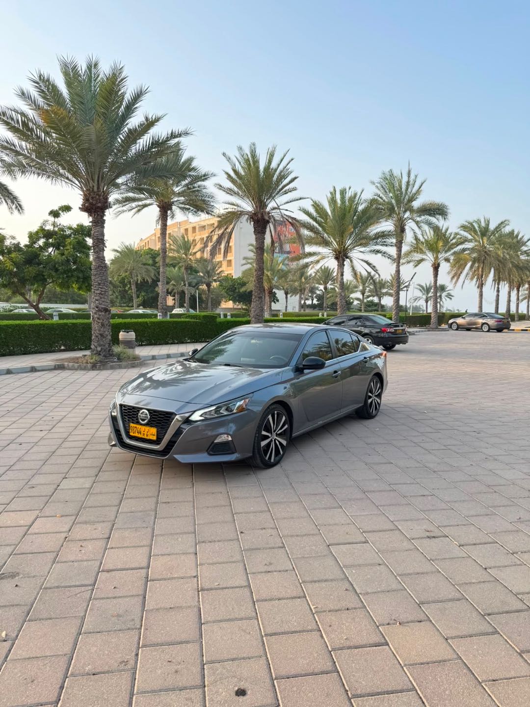 Car Image 2019 NISSAN ALTIMA SR