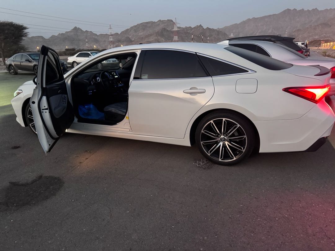 Car Image 2019 TOYOTA AVALON TOURING