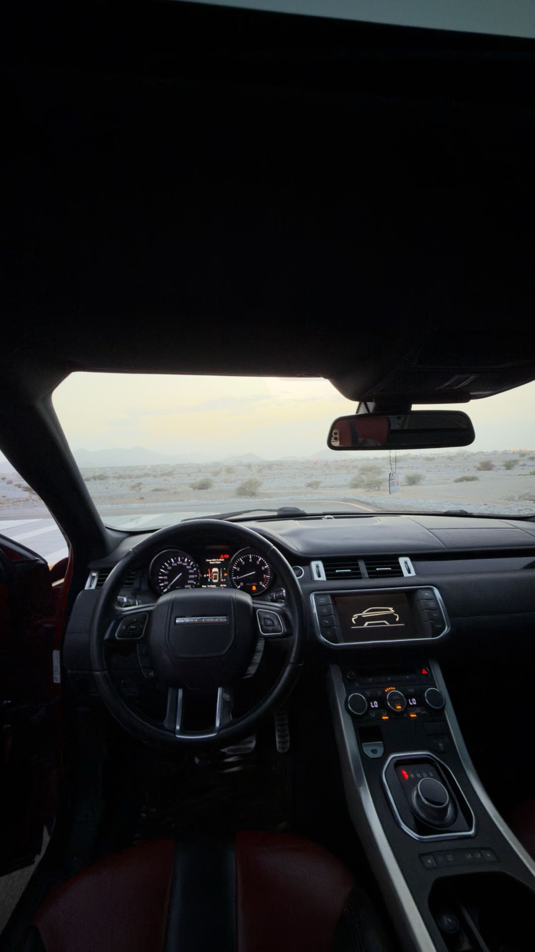 Car Image 2015 LAND ROVER EVOQUE 