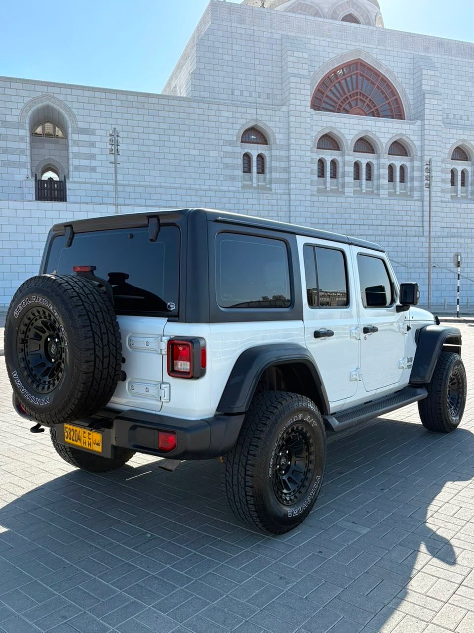 Car Image 2019 JEEP WRANGLER Sport