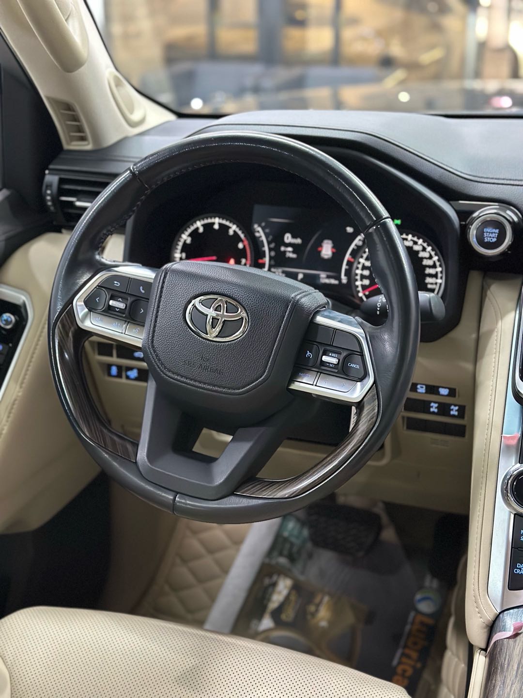 Car Image 2023 TOYOTA LAND CRUISER VX