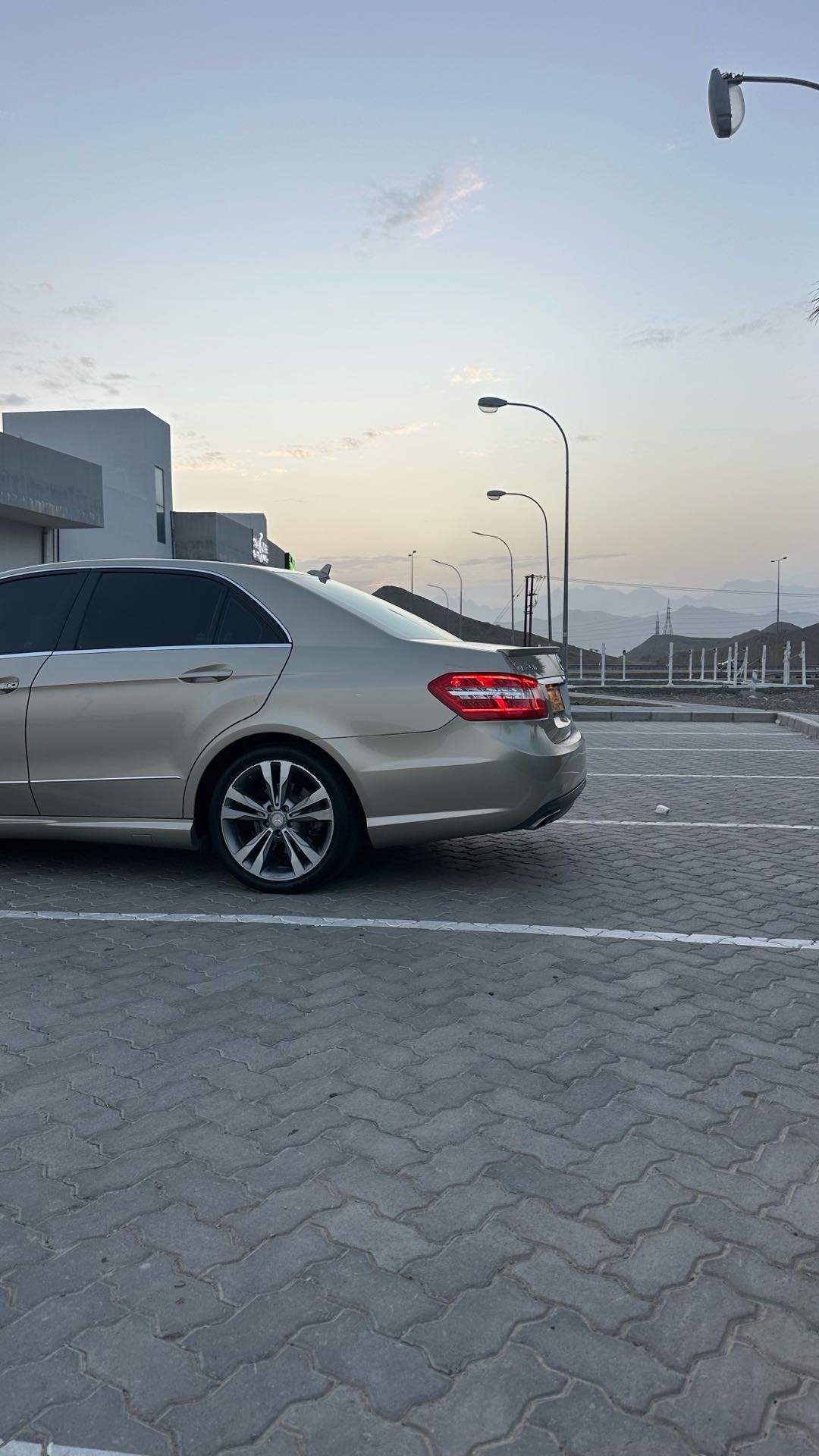 Car Image 2011 MERCEDES E Class 350
