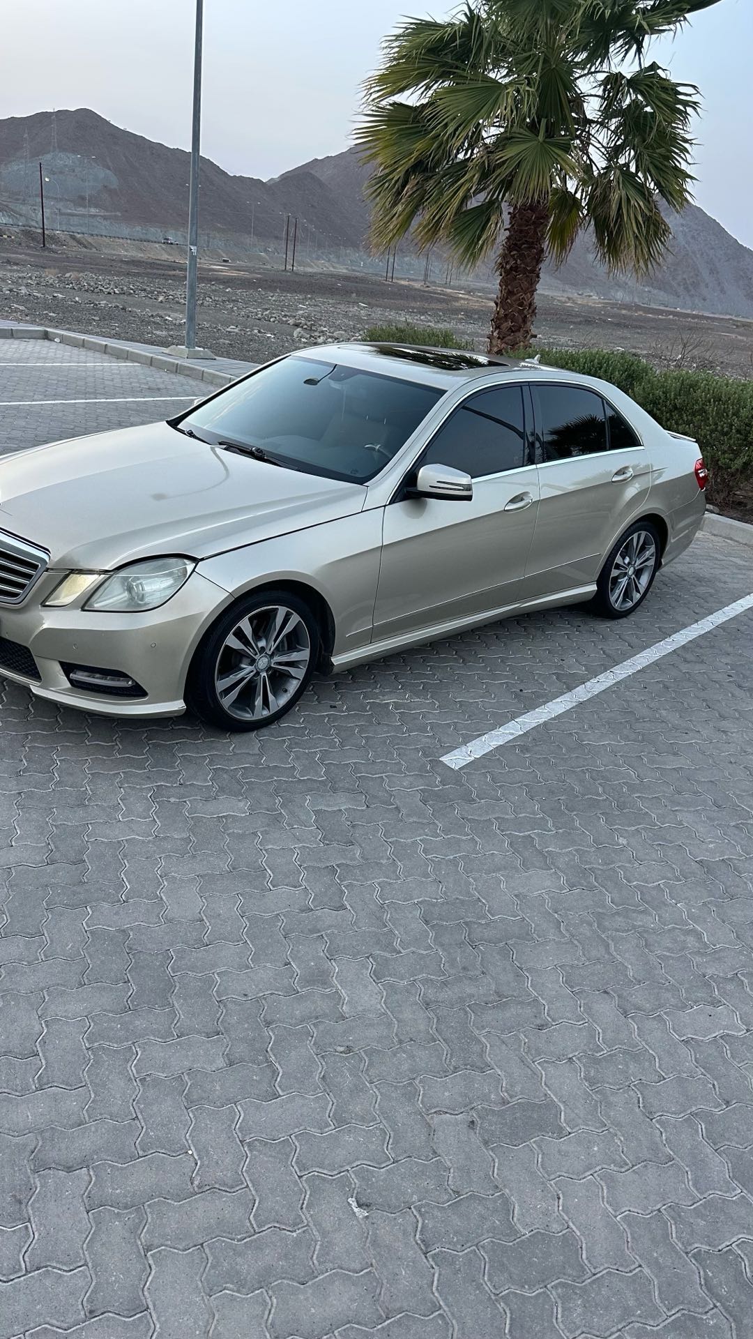 Car Image 2011 MERCEDES E Class 350