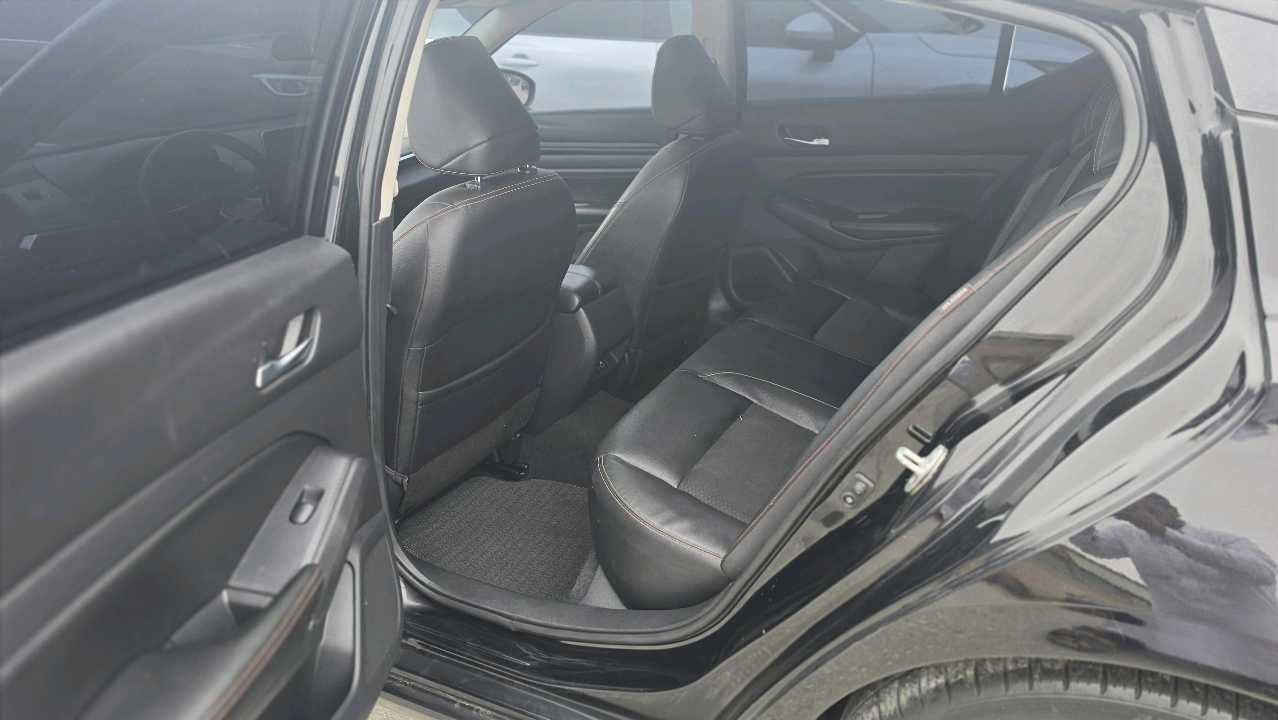 Car Image 2021 NISSAN ALTIMA SR