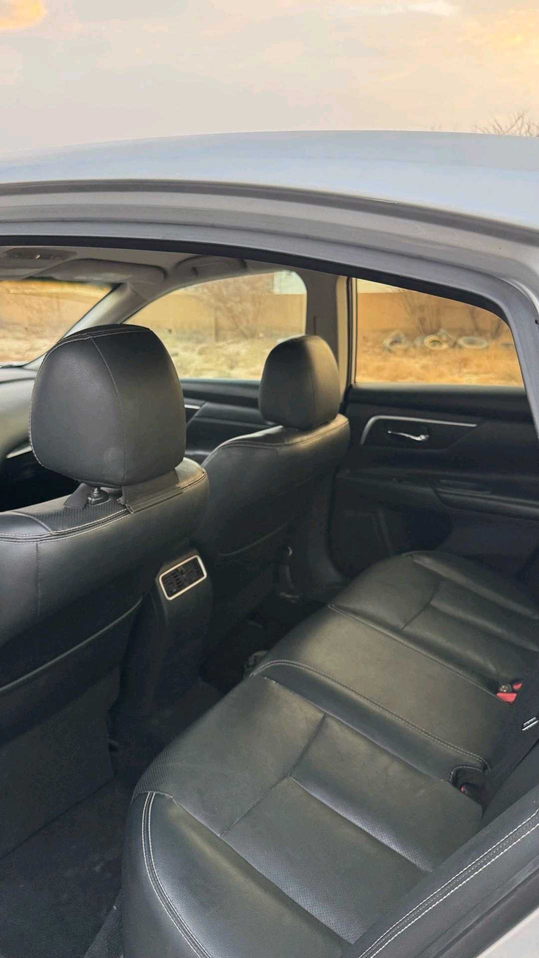 Car Image 2017 NISSAN ALTIMA SL