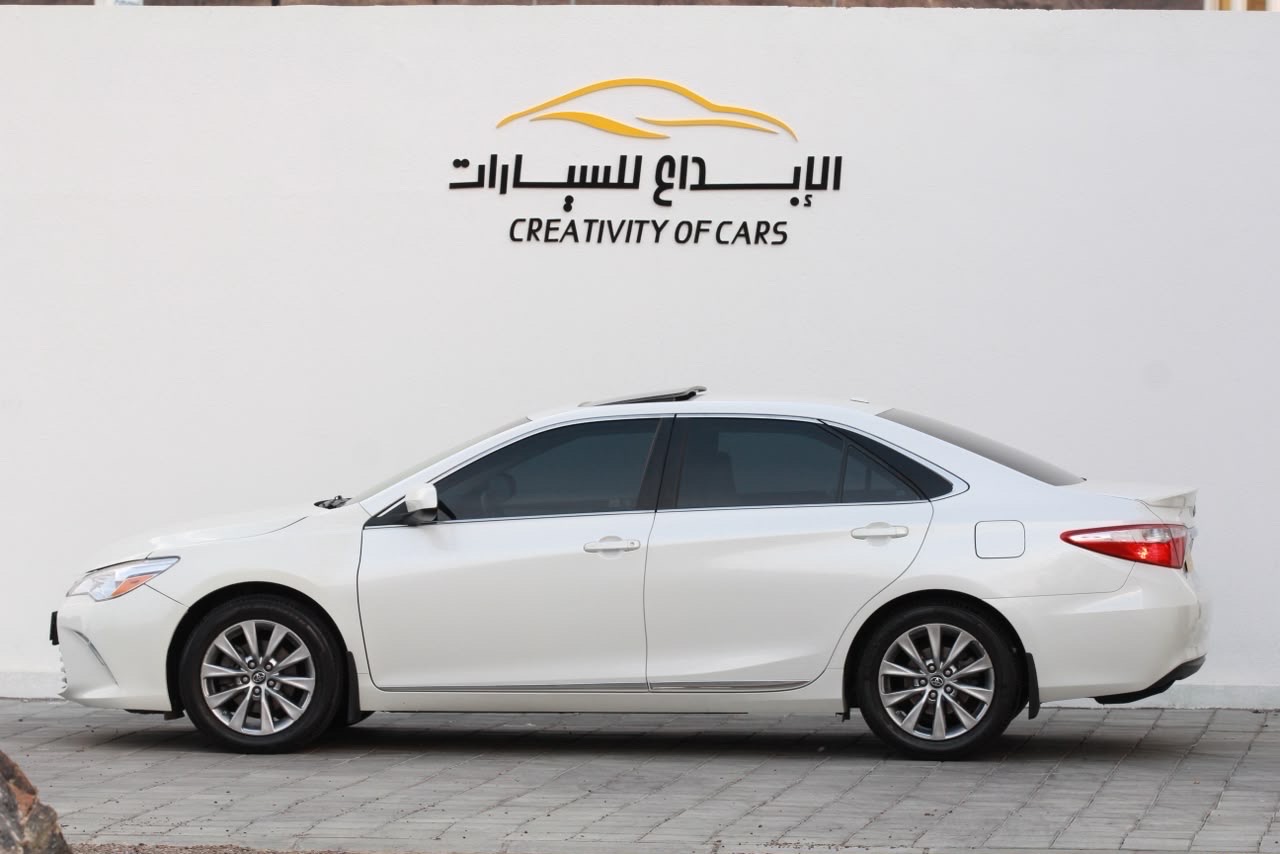 Car Image 2017 TOYOTA CAMRY XLE