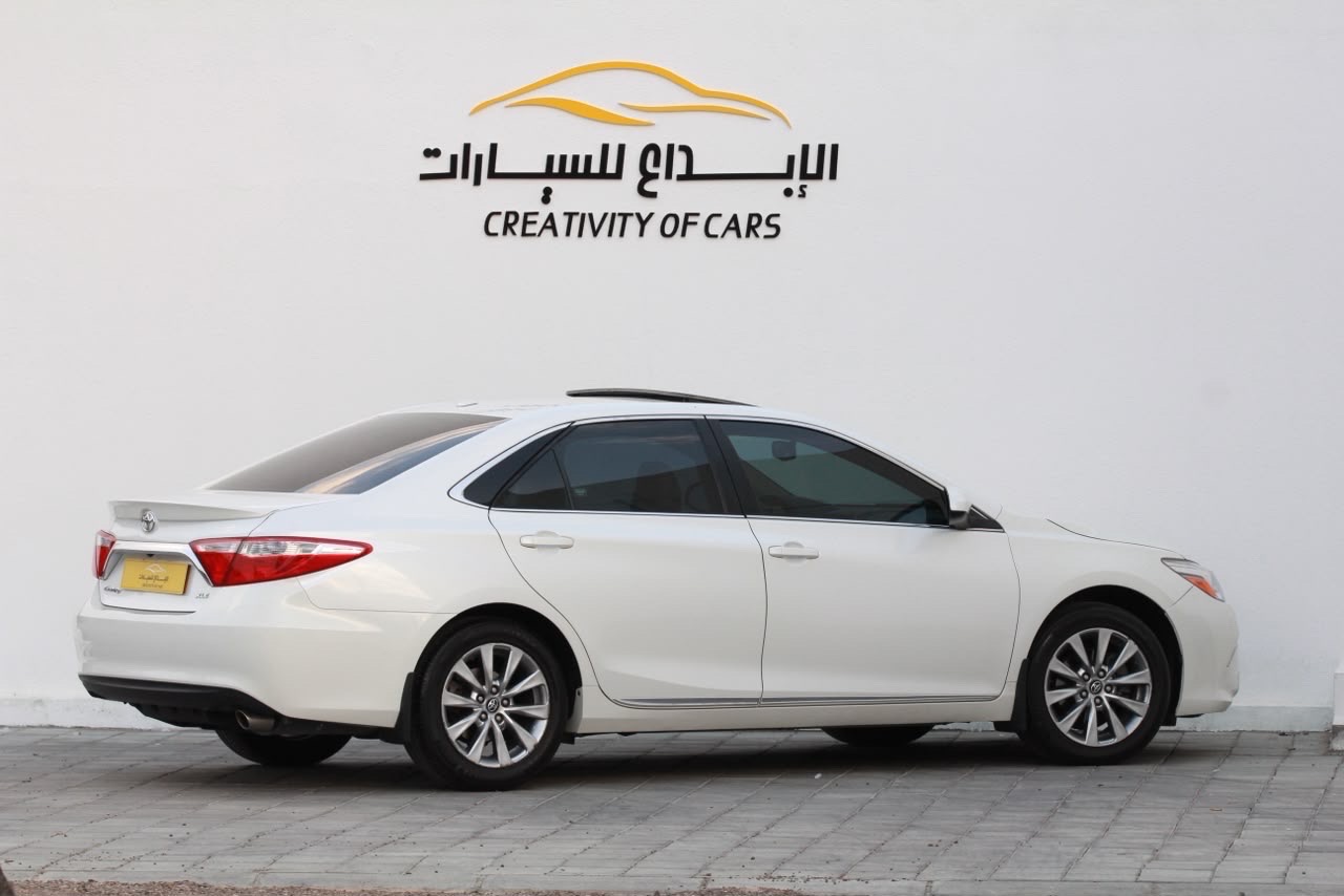 Car Image 2017 TOYOTA CAMRY XLE
