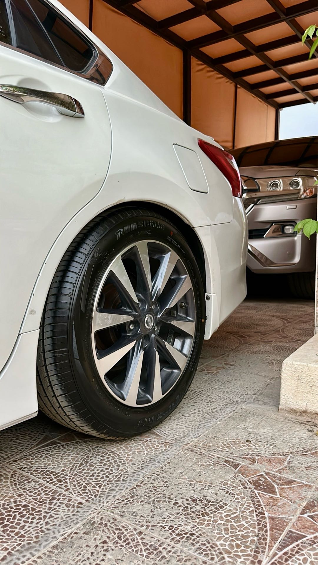 Car Image 2016 NISSAN ALTIMA SL
