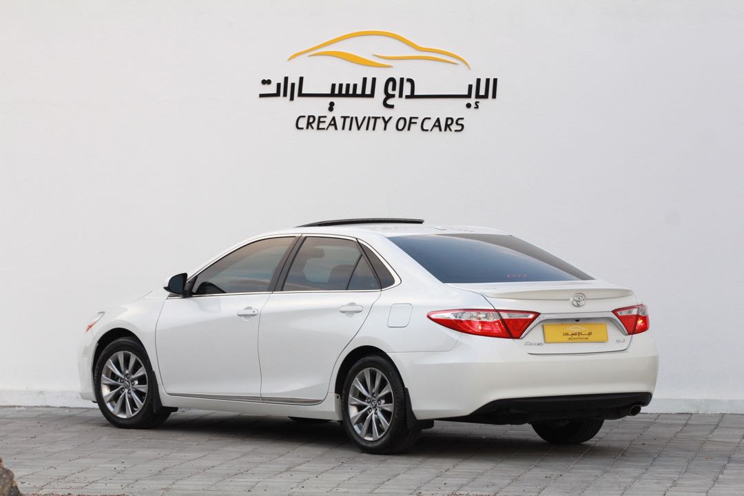 Car Image 2017 TOYOTA CAMRY XLE