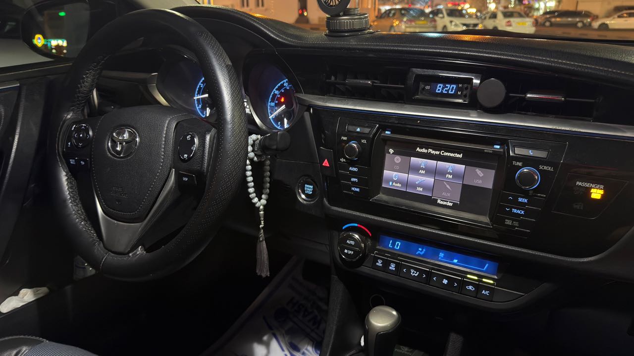 Car Image 2015 TOYOTA COROLLA S