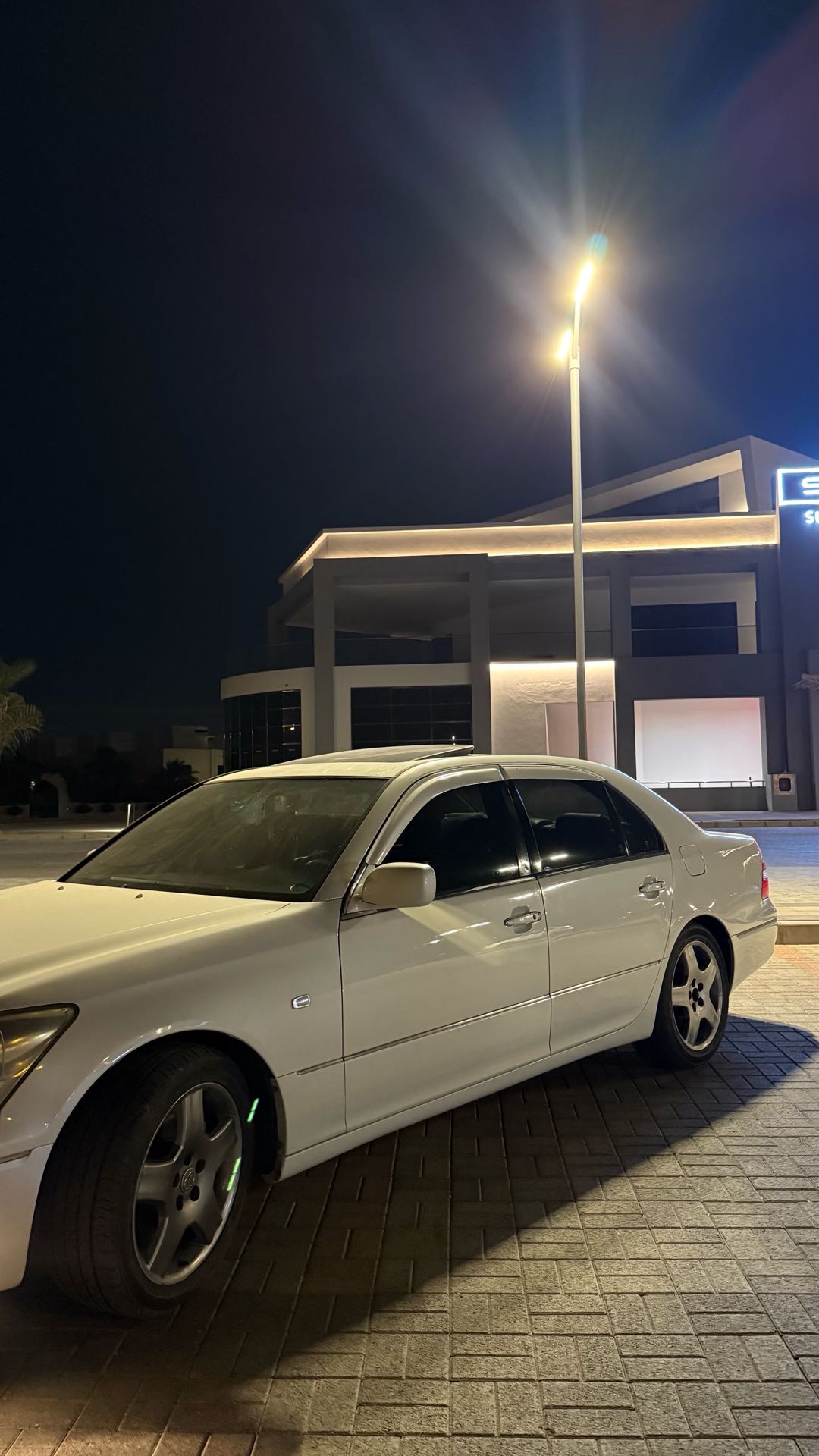 Car Image 2004 LEXUS LS 430