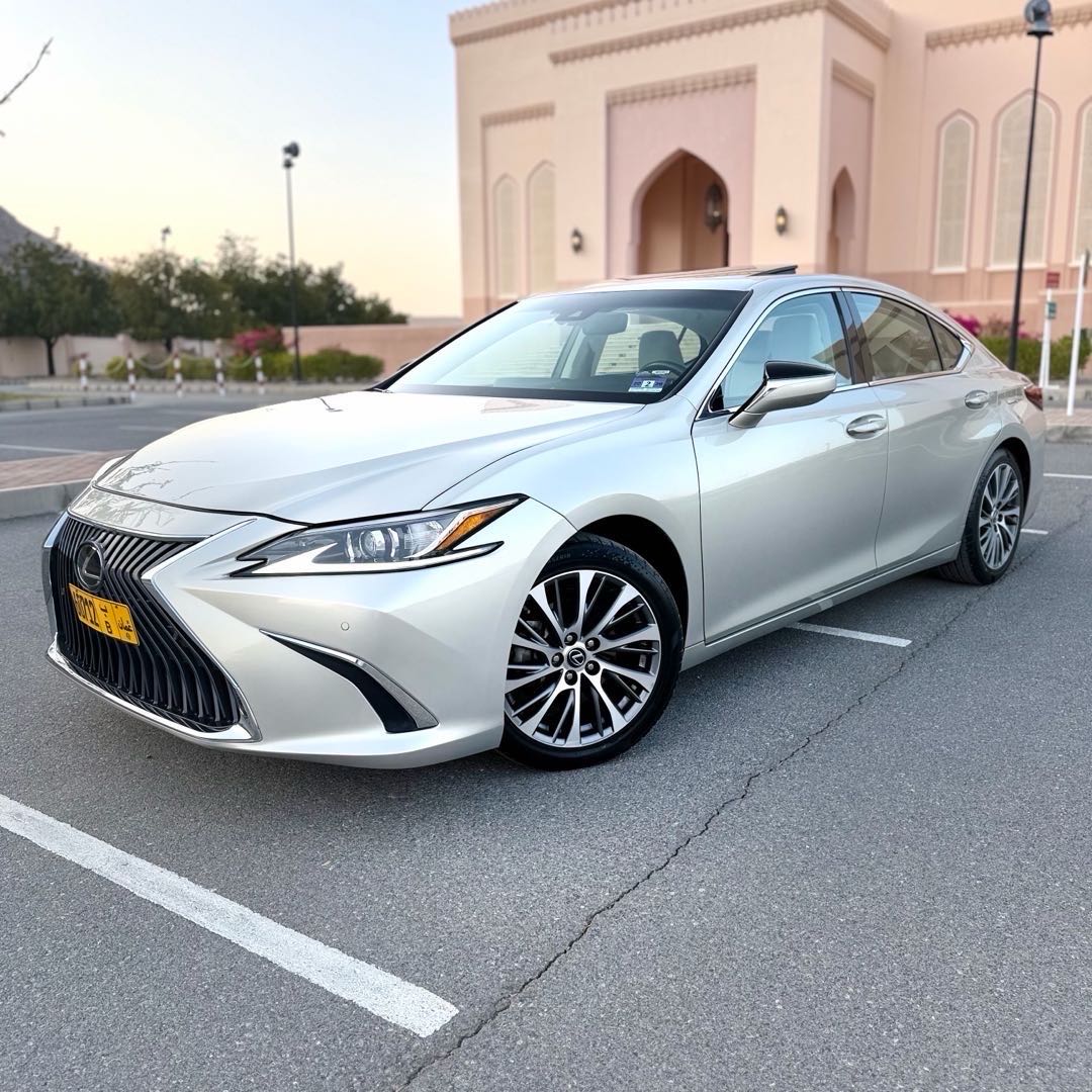 Car Image 2019 LEXUS ES 350