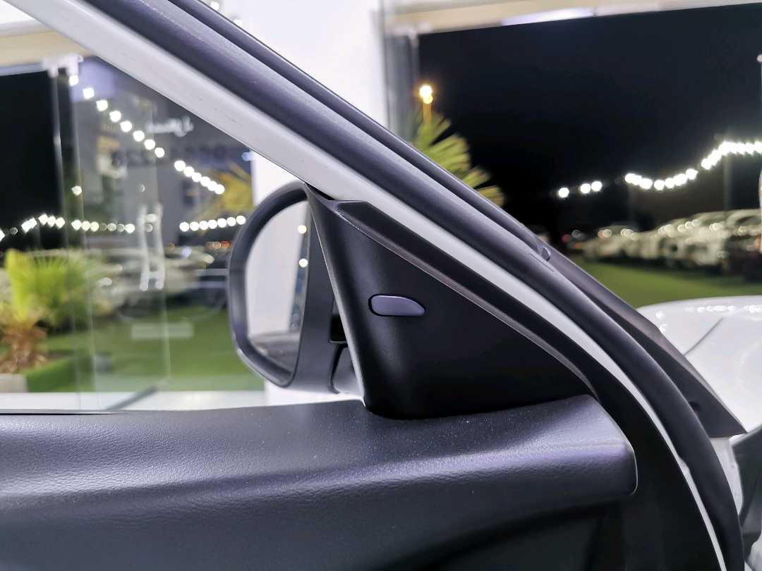 Car Image 2019 NISSAN ALTIMA SR