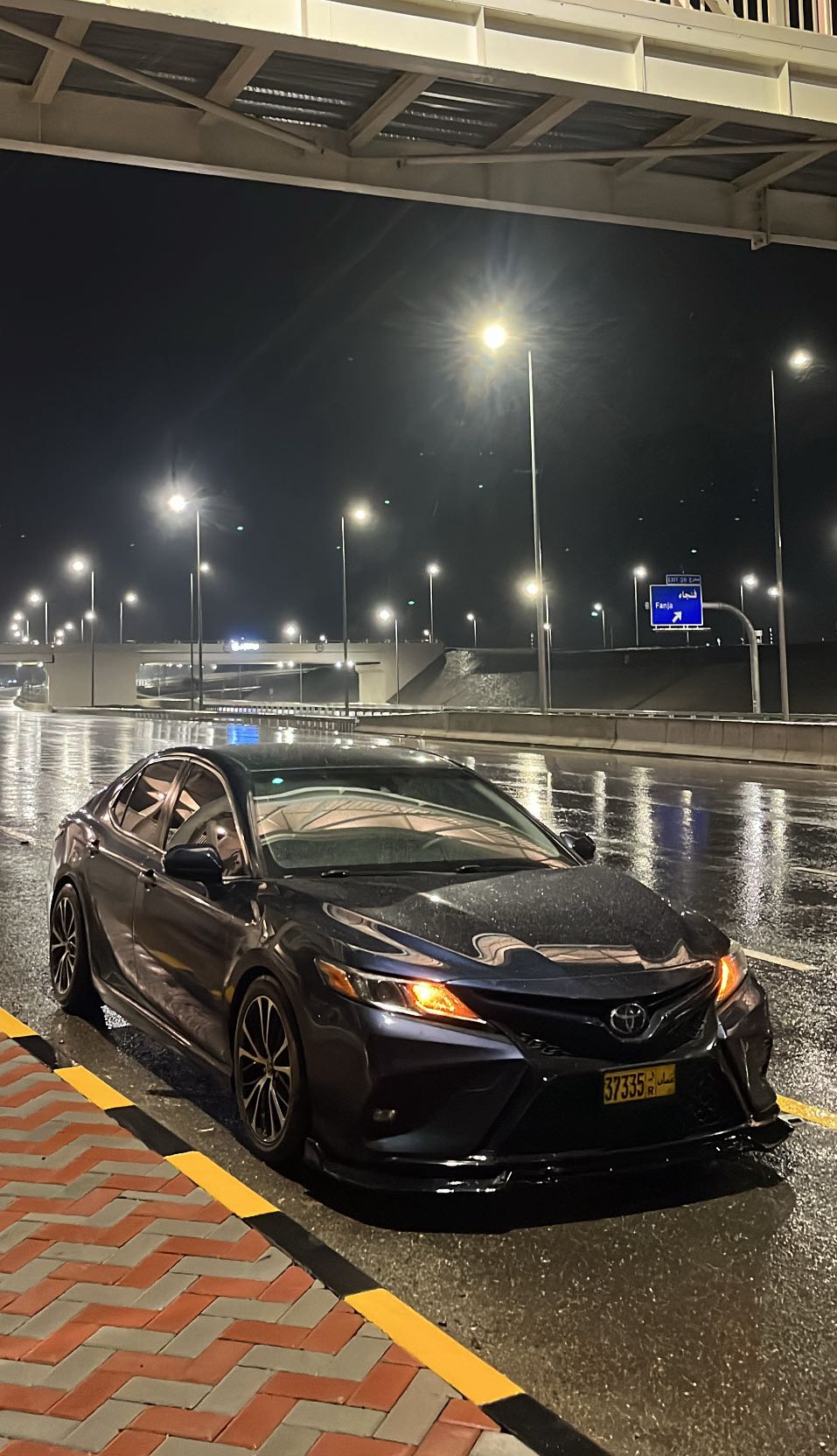 Car Image 2018 TOYOTA CAMRY SE