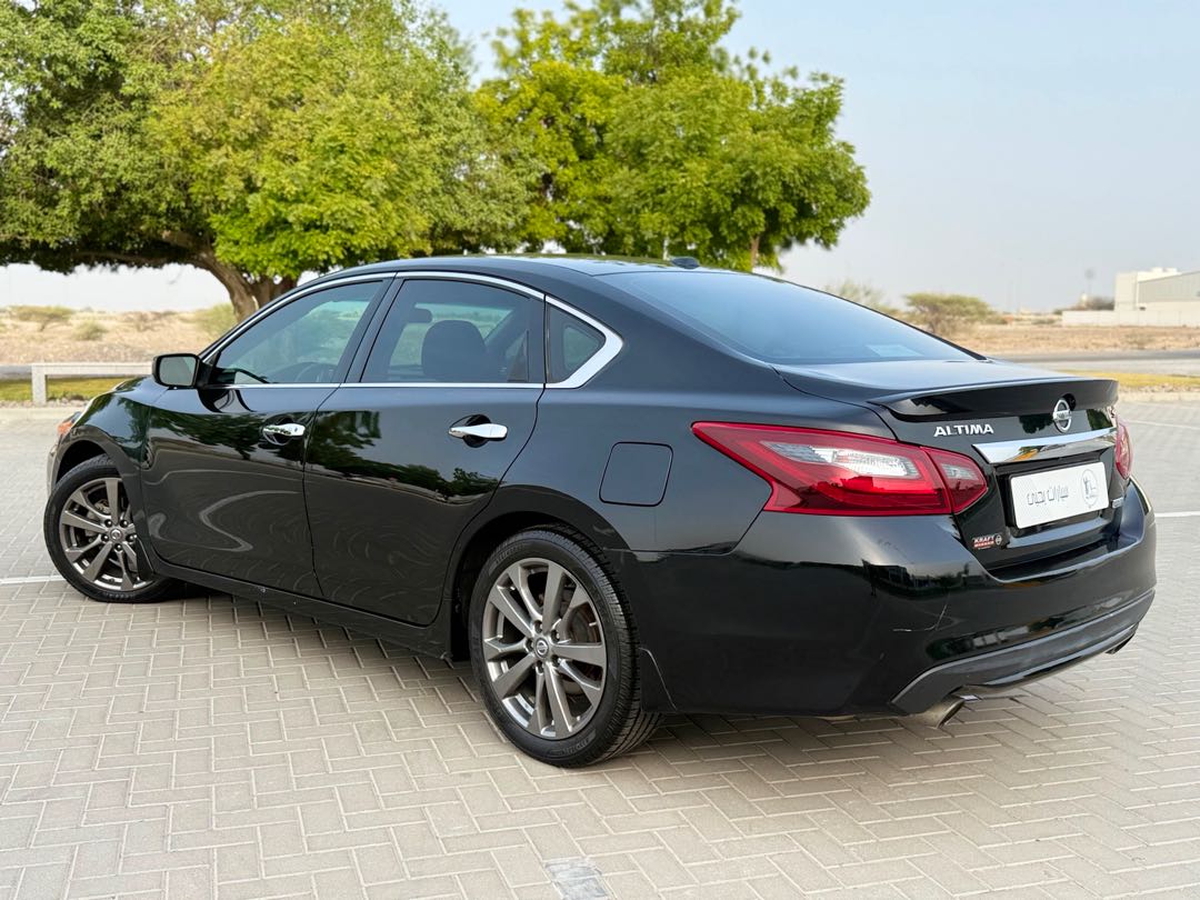 Car Image 2018 NISSAN ALTIMA SR