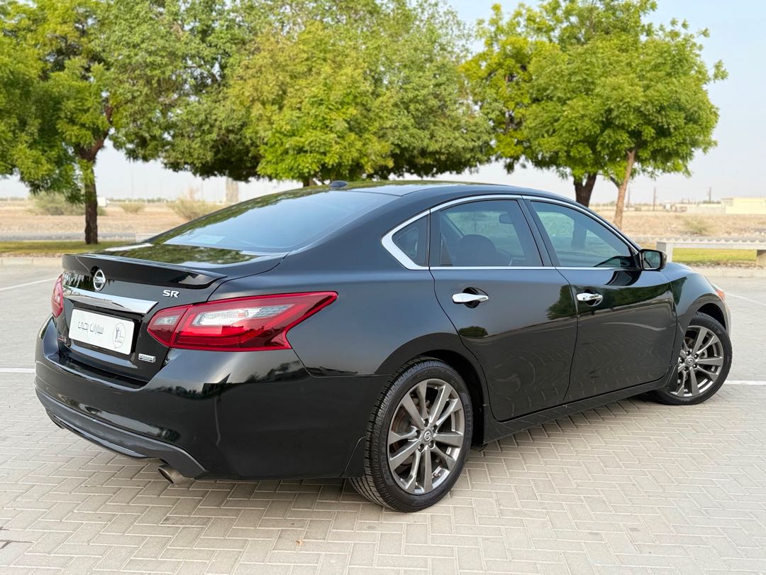 Car Image 2018 NISSAN ALTIMA SR