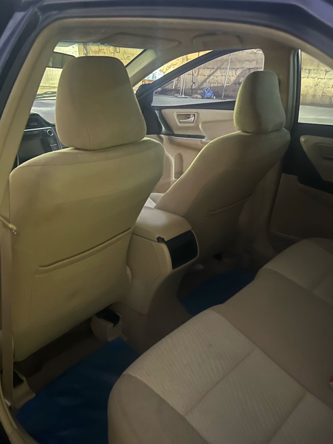 Car Image 2016 TOYOTA CAMRY LE
