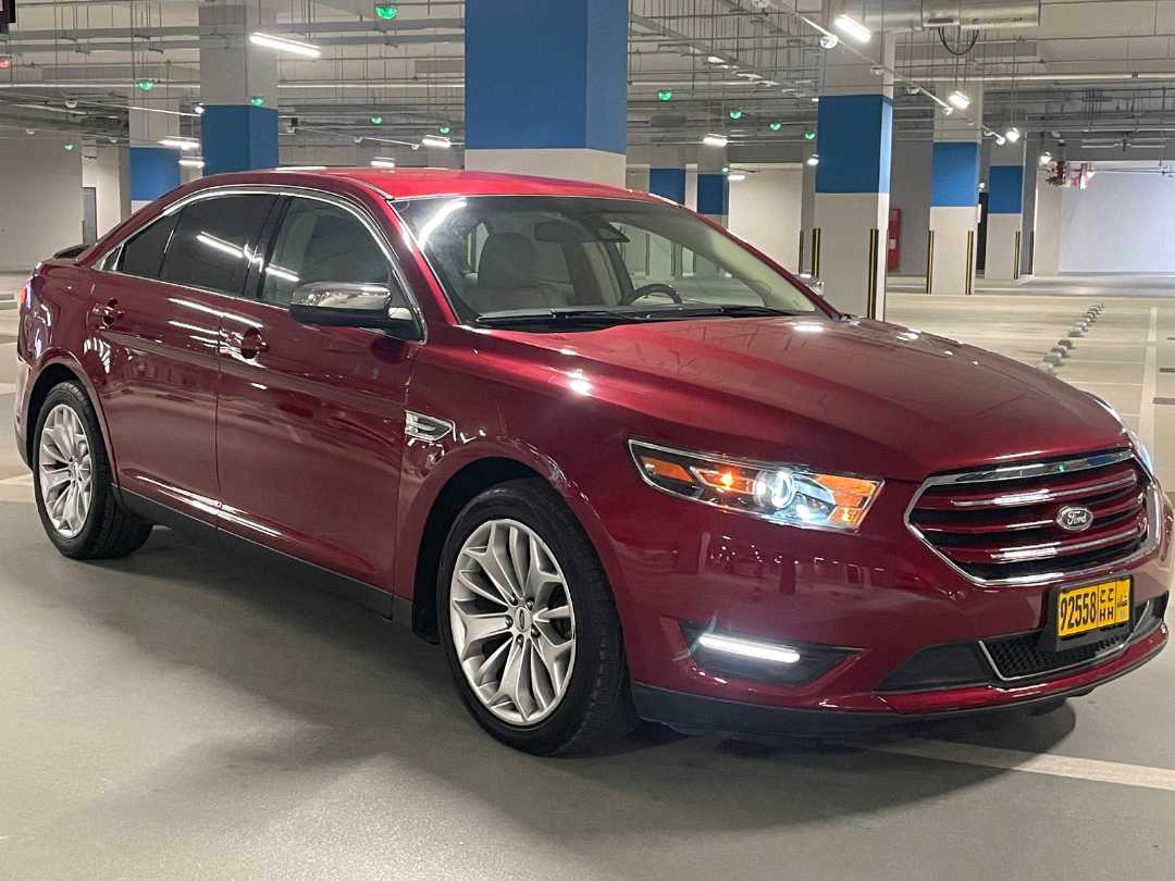 Car Image 2017 FORD TAURUS 