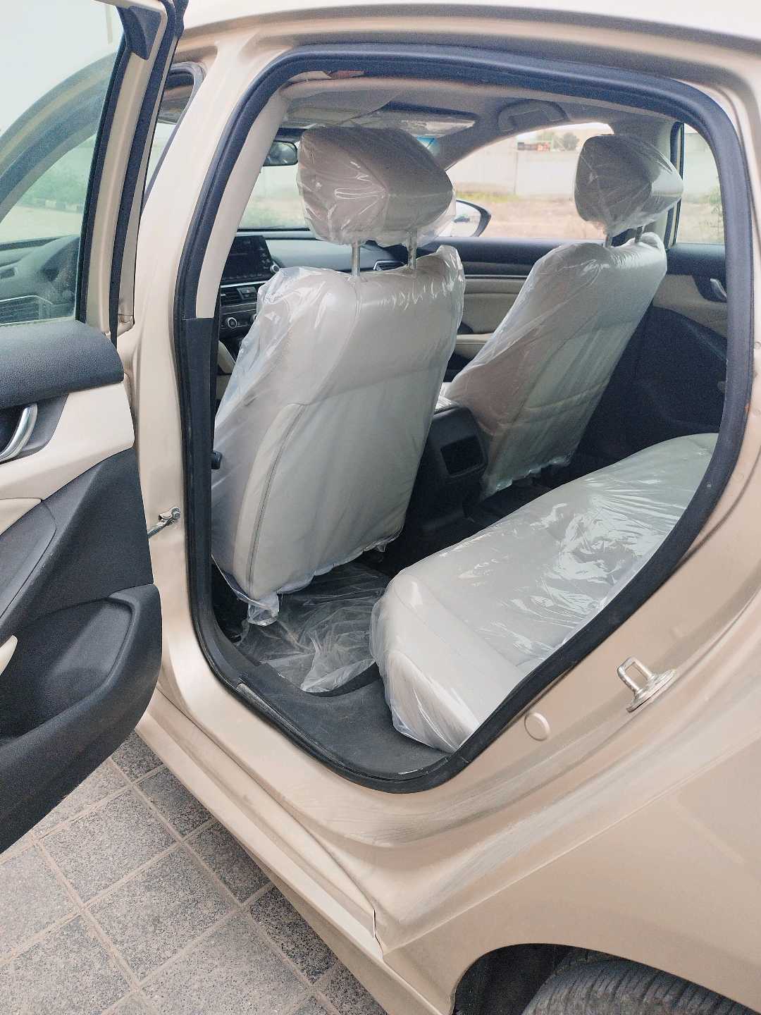Car Image 2018 HONDA ACCORD LX