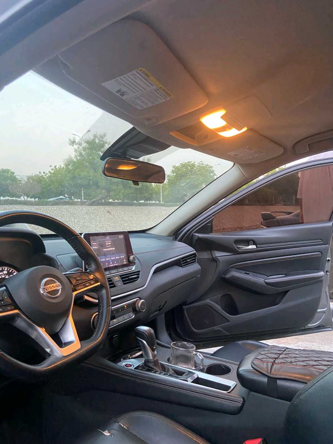 Car Image 2020 NISSAN ALTIMA SR