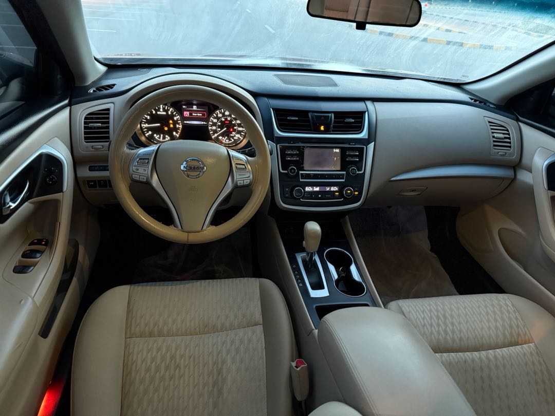 Car Image 2016 NISSAN ALTIMA SV