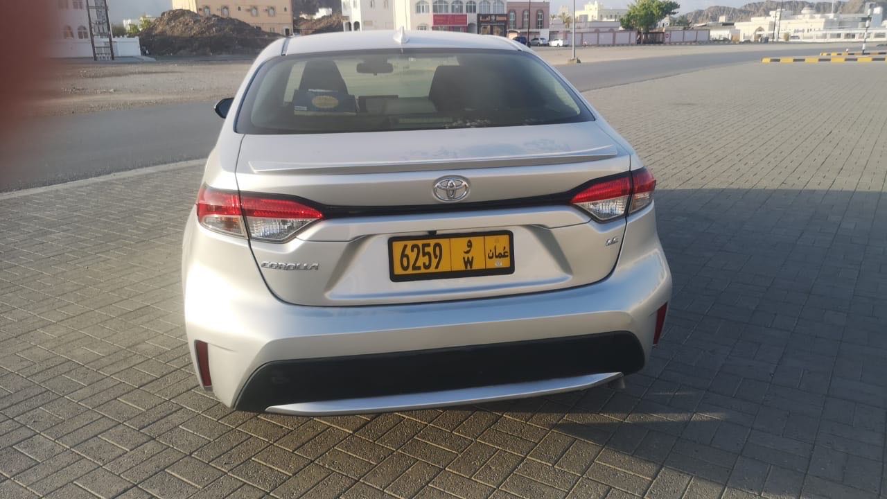 Car Image 2020 TOYOTA COROLLA LE