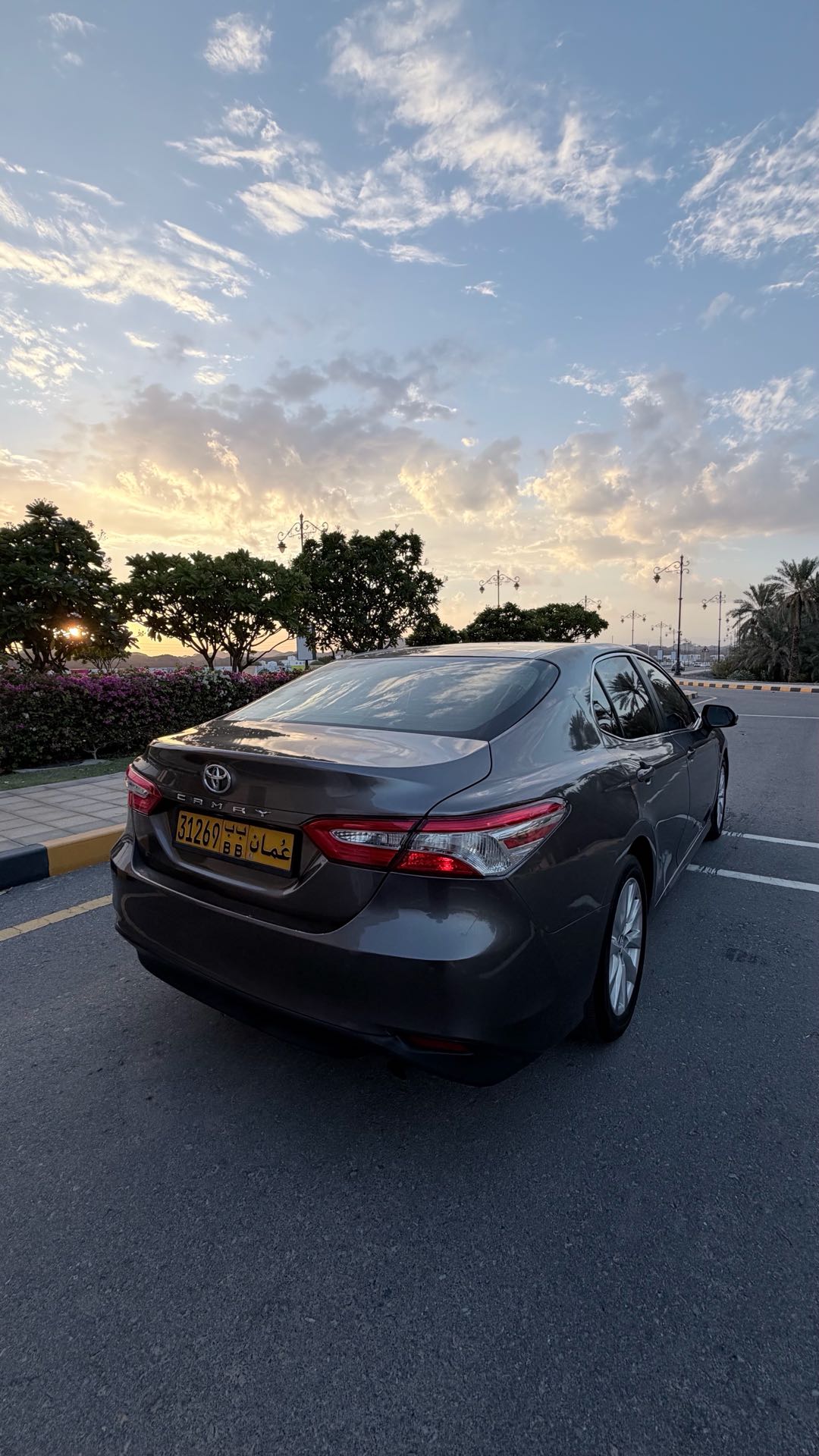 Car Image 2018 TOYOTA CAMRY LE
