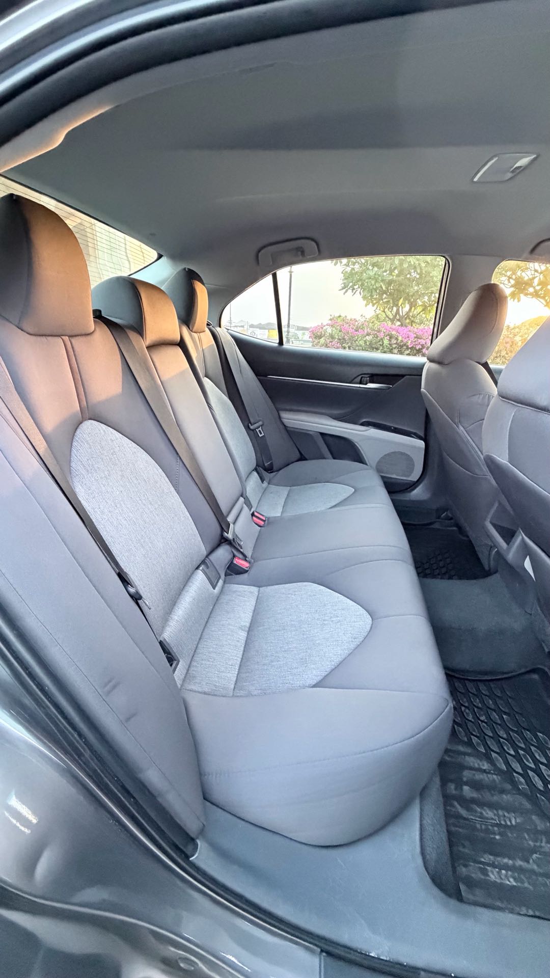 Car Image 2018 TOYOTA CAMRY LE