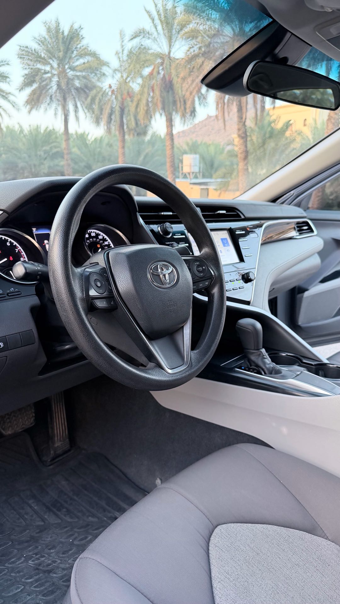 Car Image 2018 TOYOTA CAMRY LE
