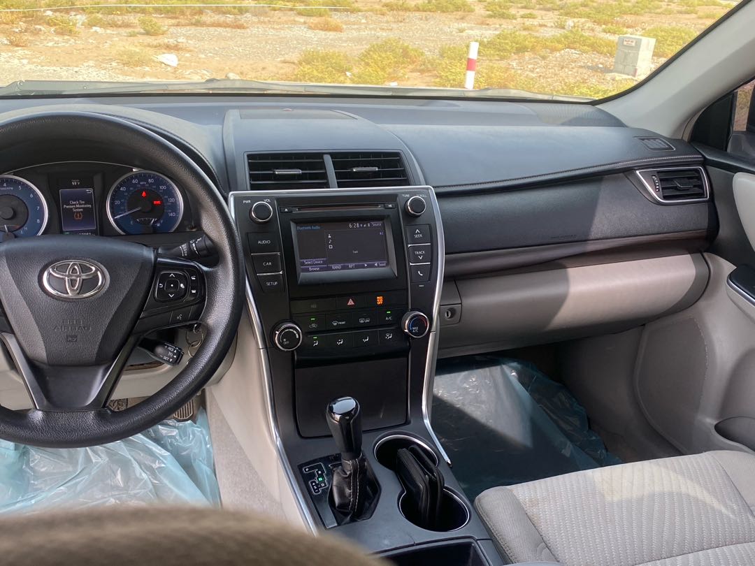 Car Image 2017 TOYOTA CAMRY LE