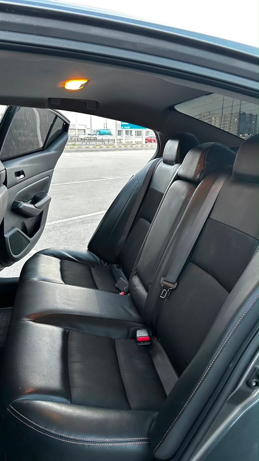 Car Image 2019 NISSAN ALTIMA SR