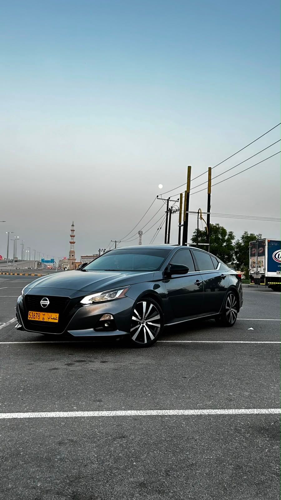 Car Image 2019 NISSAN ALTIMA SR