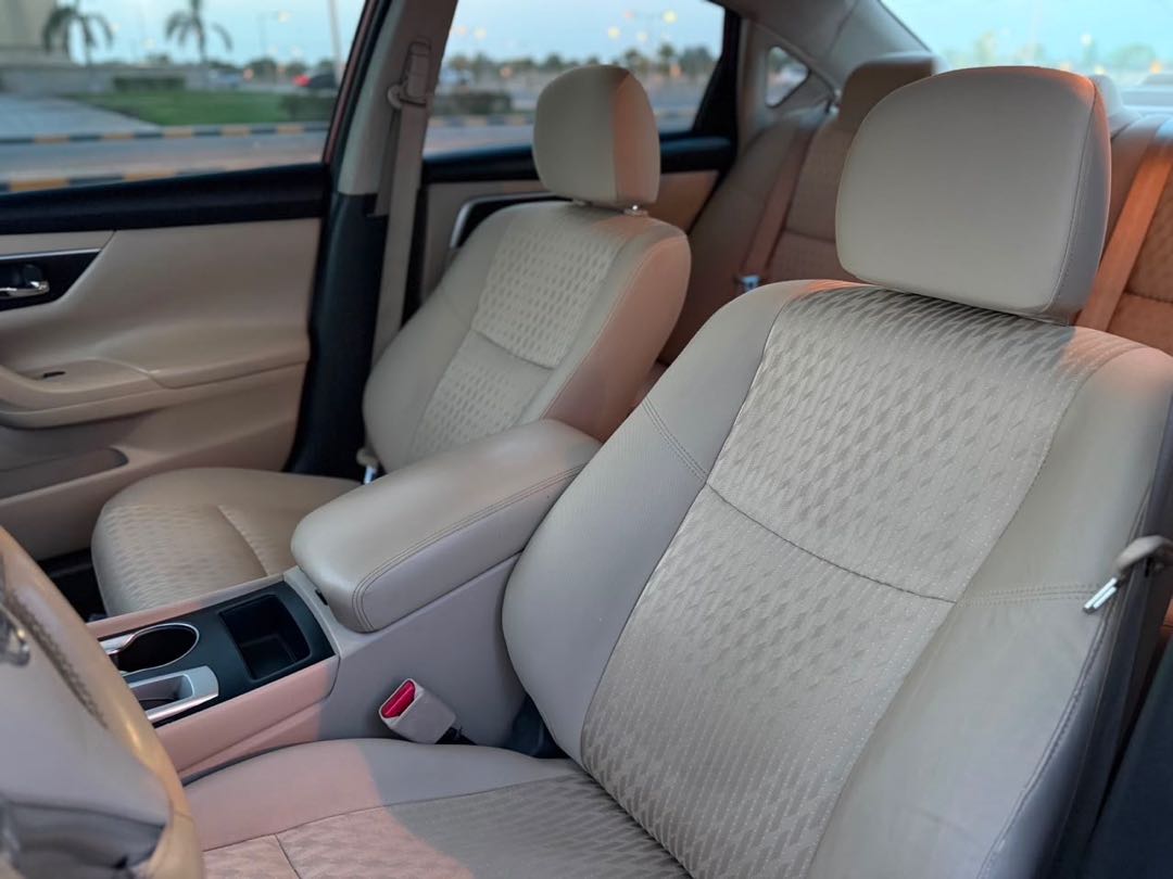 Car Image 2016 NISSAN ALTIMA SV